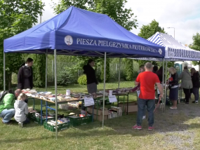 Książka w zamian za pomoc dla Neli