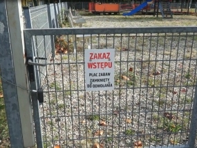 Zamknięty plac zabaw